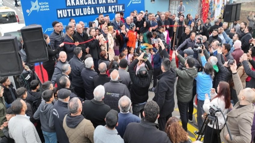 Adana'nın kırsal mahallelerine hizmet yağmuru