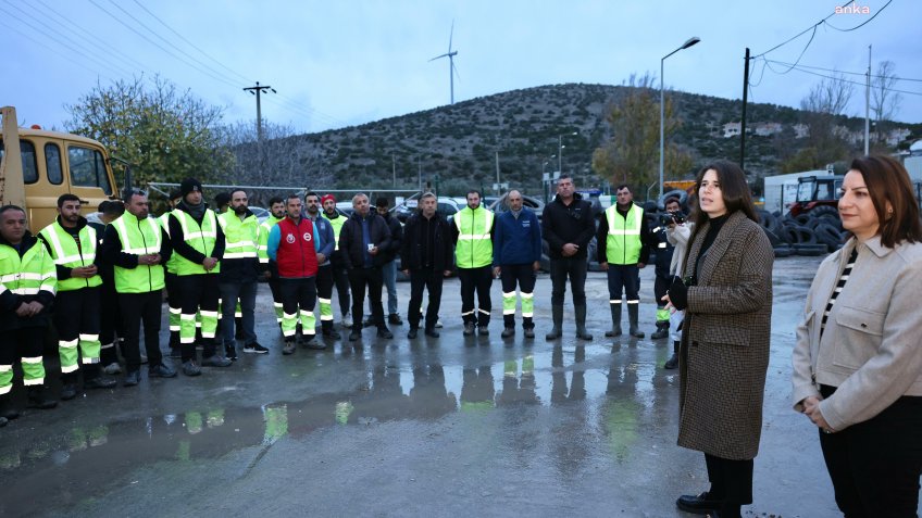 Çeşme Belediye Başkanı Denizli, belediye personelinin yeni yılını kutladı