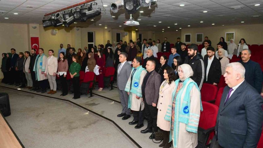 Eczacılık fakültesi öğrencileri beyaz önlükle mesleğe ilk adımlarını attılar