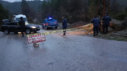 Heyelan riski nedeniyle yol kapandı