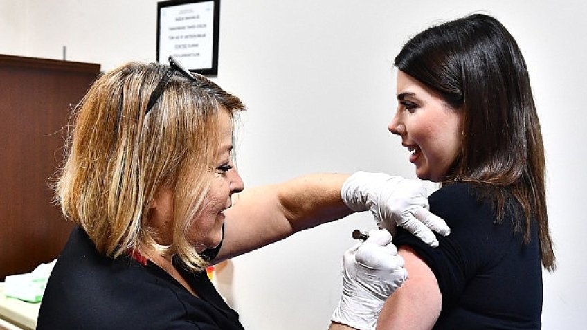  İzmir Büyükşehir Belediyesi HPV aşısı uygulamasını başlattı