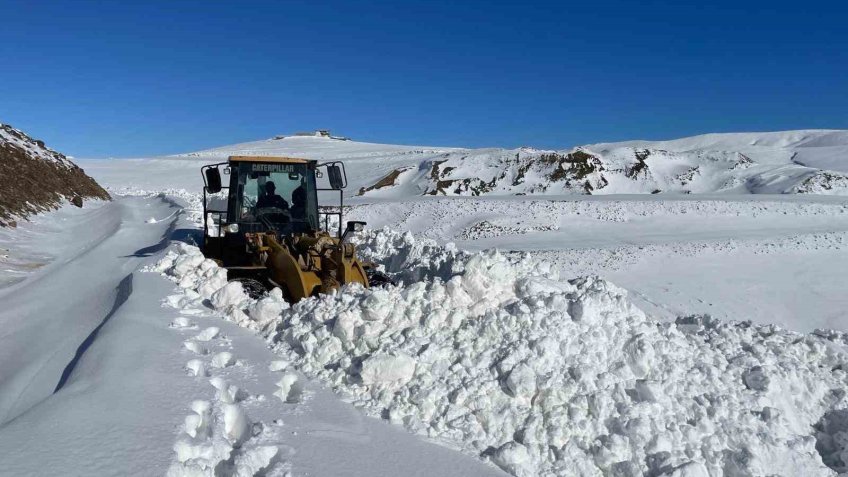 Muş’ta 178 köy yolu ulaşıma açıldı