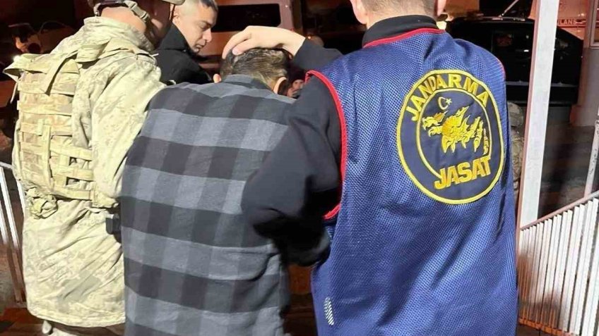 Van’da ‘Tasarlayarak öldürme’ suçundan 36 yıl 11 ay 10 gün kesinleşmiş hapis cezası bulunan şahıs yakalandı