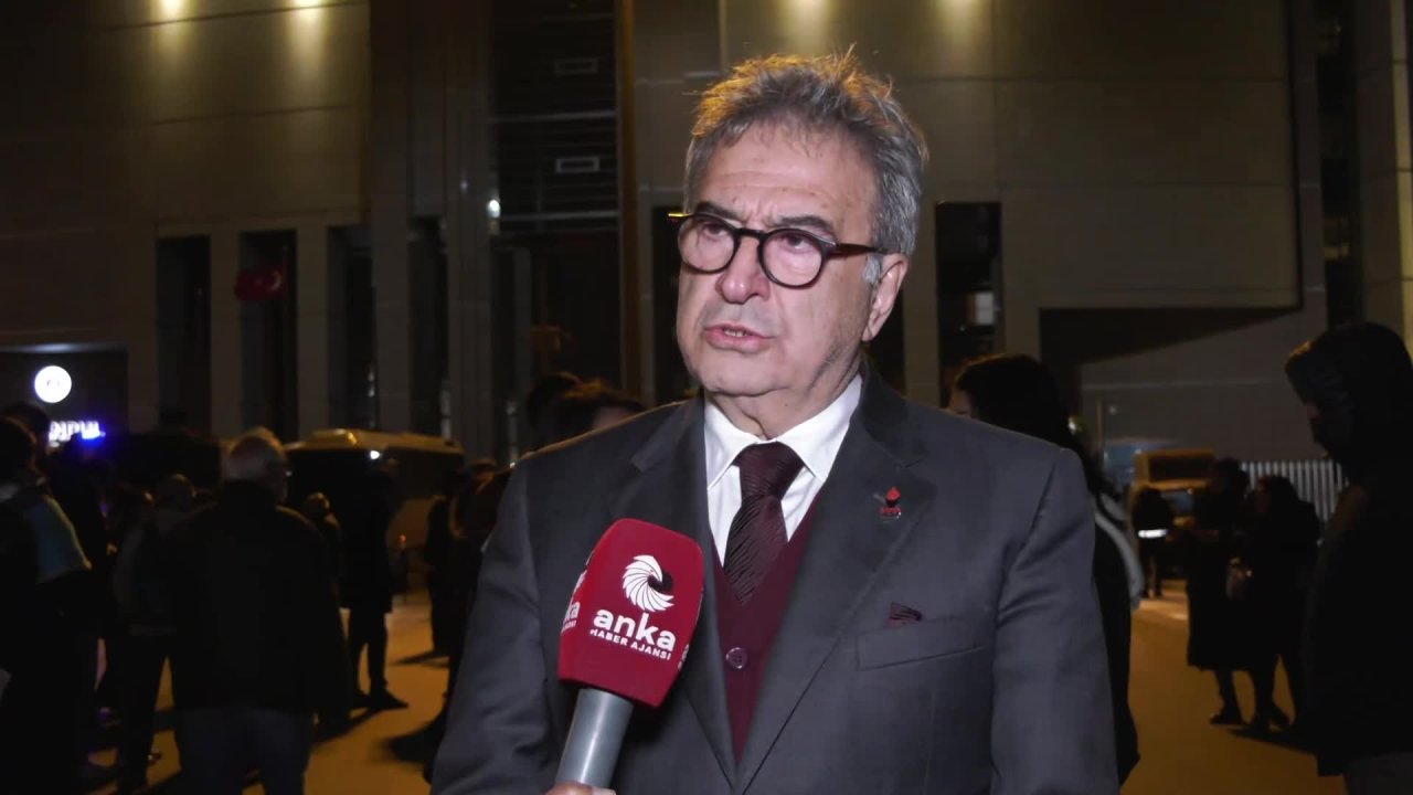 Ali Şehirlioğlu: Bu özgür basına vurulan darbedir