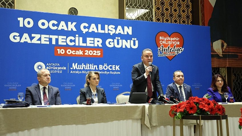 Başkan Böcek gazetecilerle buluştu