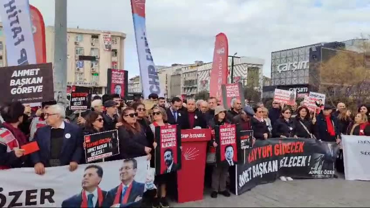 Demokrasi Nöbeti 87'inci gününde... CHP Fatih İlçe Başkanı Nazlıgül: Siyasi tarihimize kara leke olarak geçecek kirli bir dönemi deneyimliyoruz 