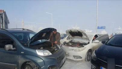 Dondurucu soğuklar nedeniyle onlarca araç çalışmadı