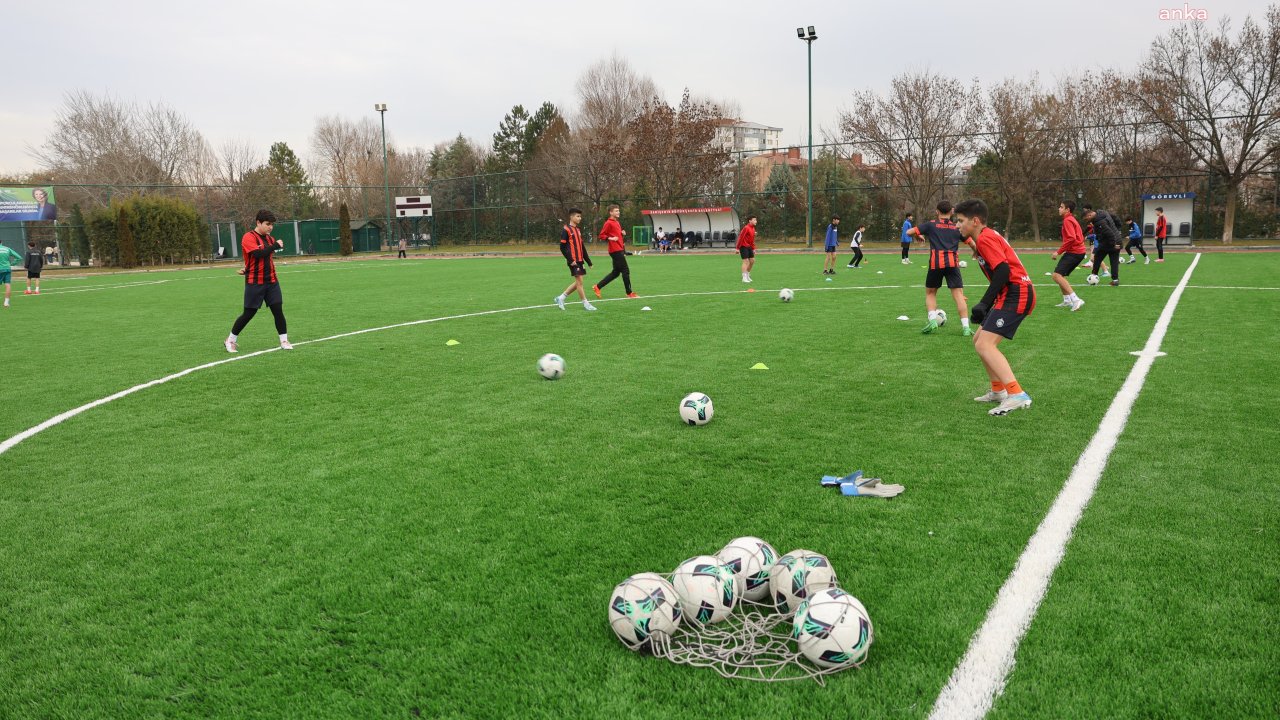 Eskişehir Osmangazi Spor Sahası, yenilenen yüzüyle vatandaşların hizmetine sunuldu