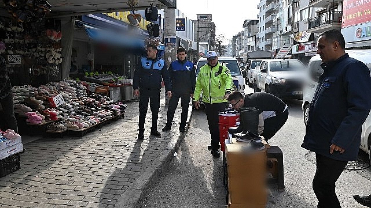 Karabağlar Belediyesi'nden kaldırım ve yol işgallerine karşı ikili denetim