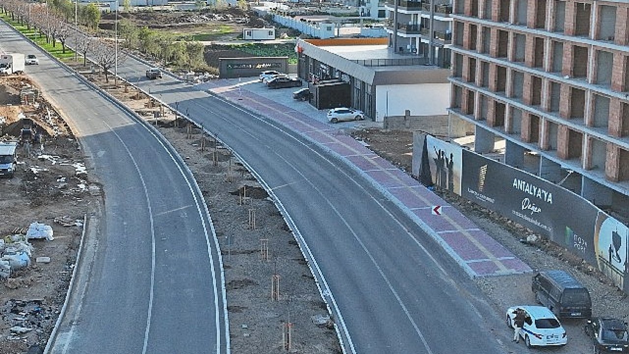 Kardeş Kentler Caddesi trafiğe yeniden açıldı