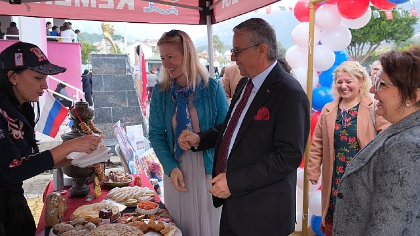 Kemer'de “Bana Ülkeni Tanıt Festivali"