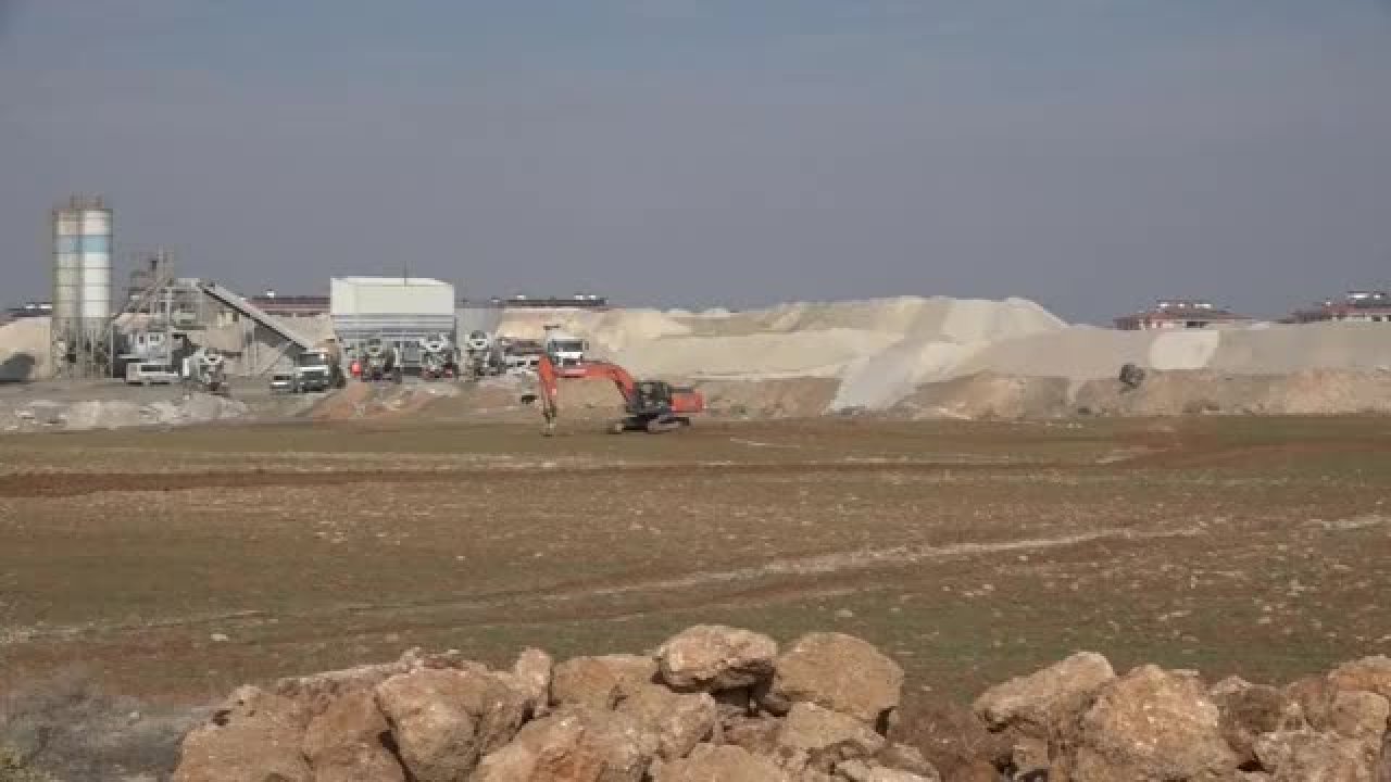 Malatya'nın İkizce Mahallesi halkı ayakta: "Meralar, hazineler yetmedi, şimdi de tapularımızı alıyorlar"