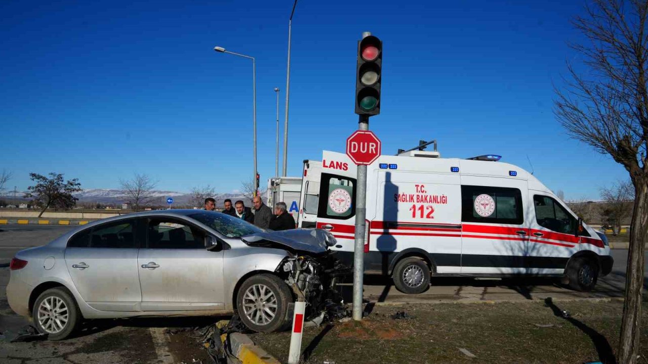 Muş’ta otomobiller çarpıştı: 6 yaralı