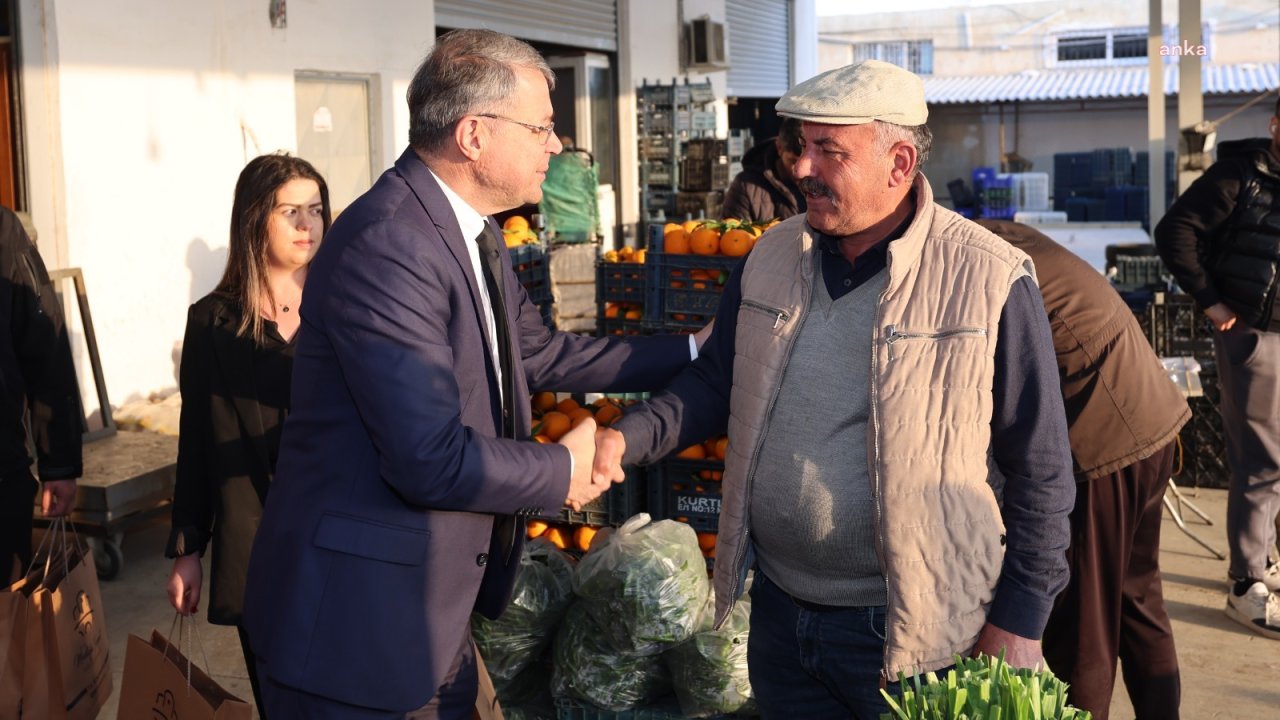 Silifke Belediye Başkanı Turgut'tan Meyve ve Sebze Hali’ne ziyaret