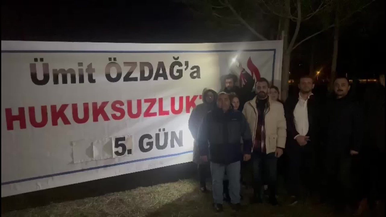 Zafer Partililerin Silivri Cezaevi önüne kurduğu çadır, İstanbul Valiliği'nin talimatıyla jandarma ekipleri tarafından söküldü