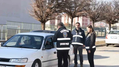 16 ekip 52 personelle Erzincan Emniyeti çocuk ve gençler için sahada