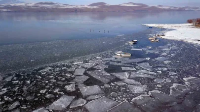 40 kilometrekarelik alana sahip Nazik Gölü dondu