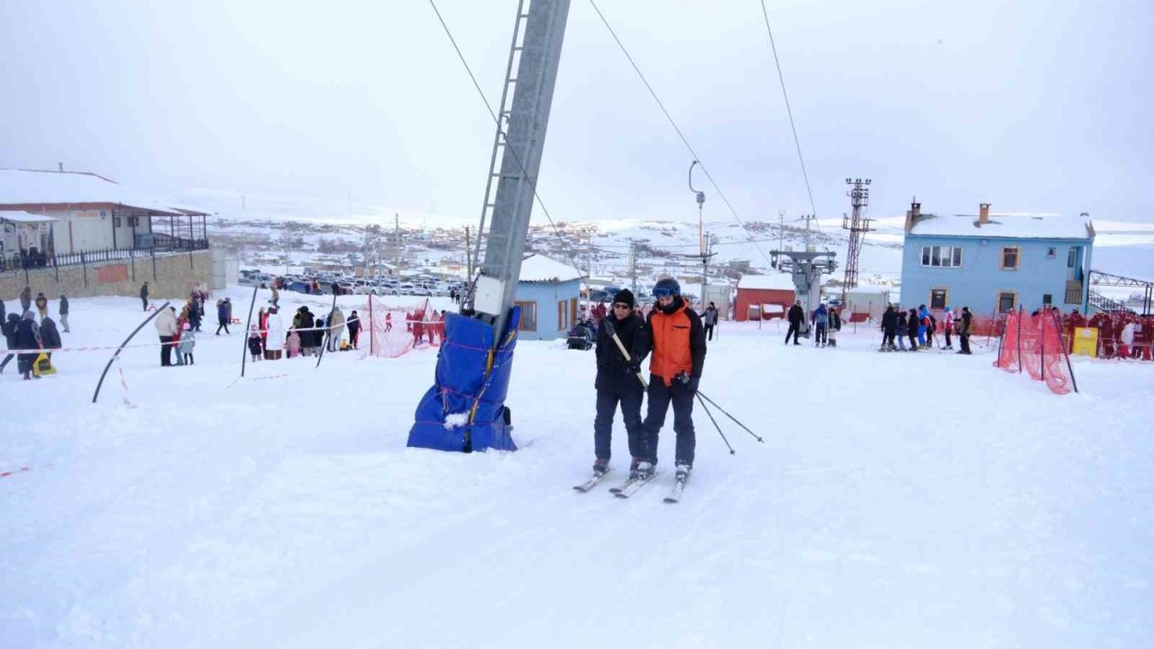 Abalı Kayak Merkezi kayakseverleri ağırladı