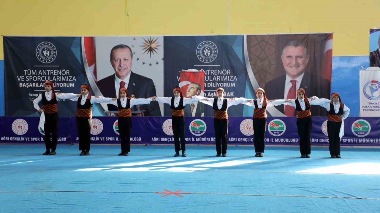 Ağrı’da Halk Oyunları İl Birinciliği yarışmaları düzenlendi