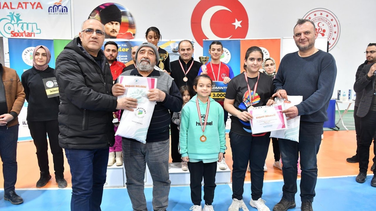 Aileler arası Badminton Turnuvası büyük ilgi gördü