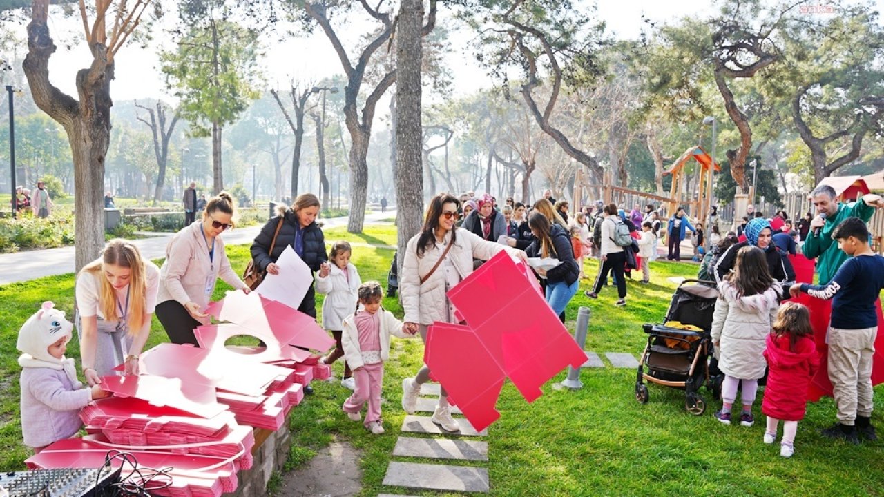 Akhisarlı çocuklar sokak hayvanları için yuva yaptı