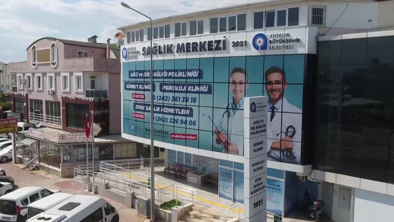 Antalya Büyükşehir Belediyesi, sağlık hizmetleriyle vatandaşın yanında olmaya devam ediyor