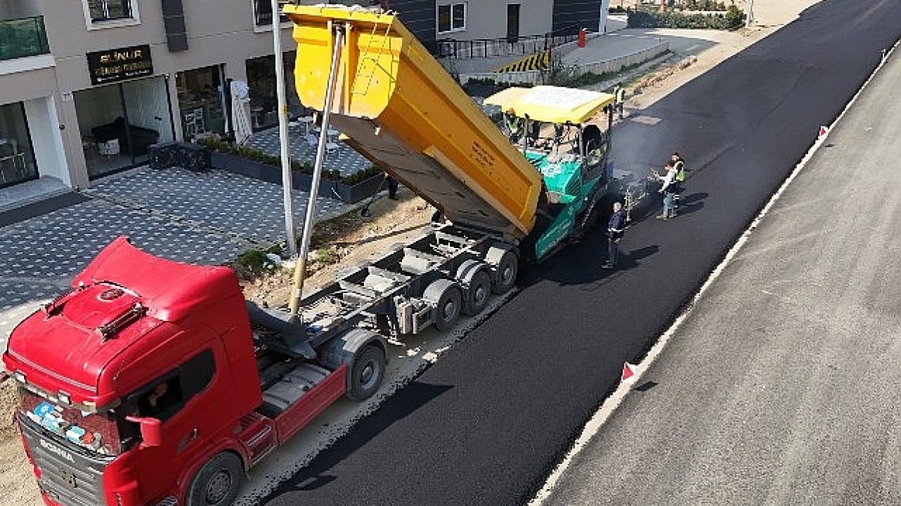 Aydın Büyükşehir Belediyesi tarafından kent genelinde gerçekleştirilen yol çalışmaları hız kesmeden devam ediyor.