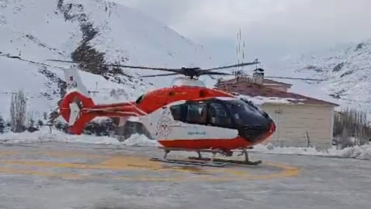 Bahçesaray’da hamile kadın helikopter ambulansla Van’a sevk edildi