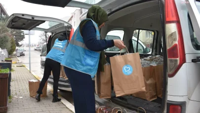 Balıkesir Büyükşehir Belediyesi'nin öğrencilere yönelik başlattığı  beslenme desteği sürüyor 