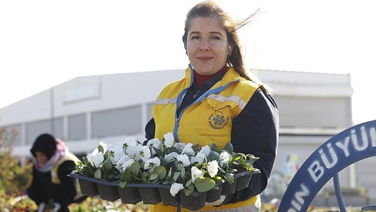 Başkan Çerçioğlu Didim'i Rengarenk Çiçekler İle Süsledi