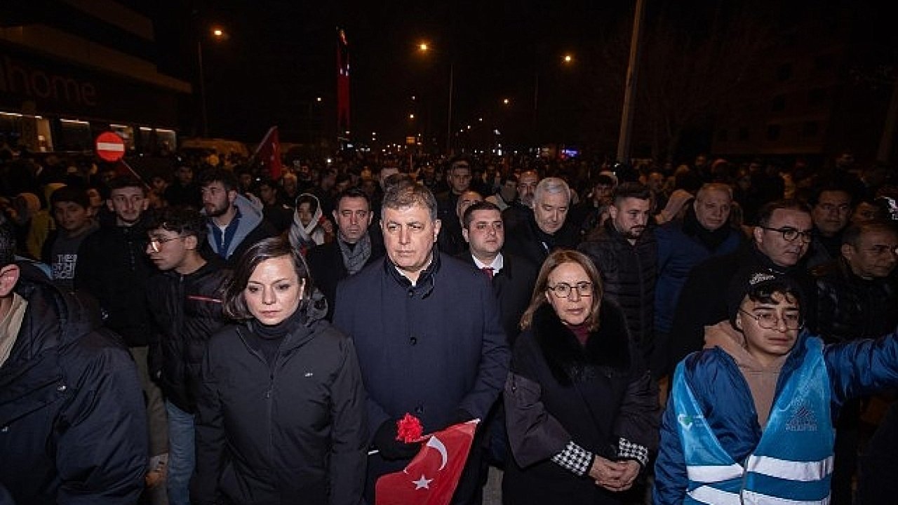 Başkan Tugay'dan felaketin yıl dönümünde halkla beraber sessiz yürüyüş  “Yaşadıklarımıza kader diyemeyiz"