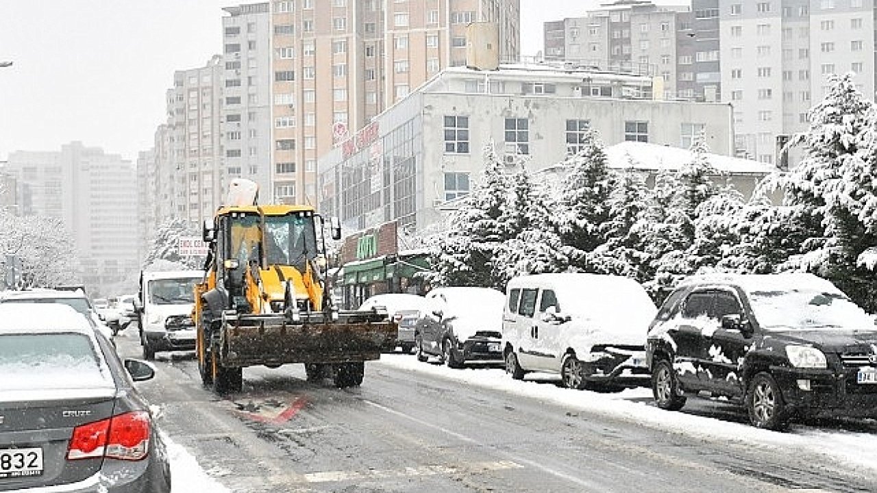 Beylikdüzü Belediyesi'nden karla etkin mücadele 