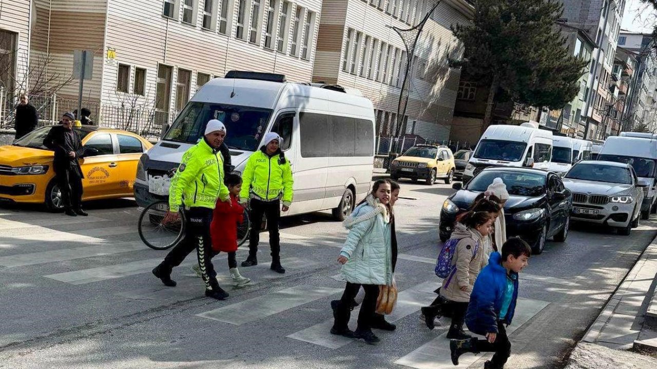 Bitlis’te güvenlik güçlerinin denetimleri devam ediyor