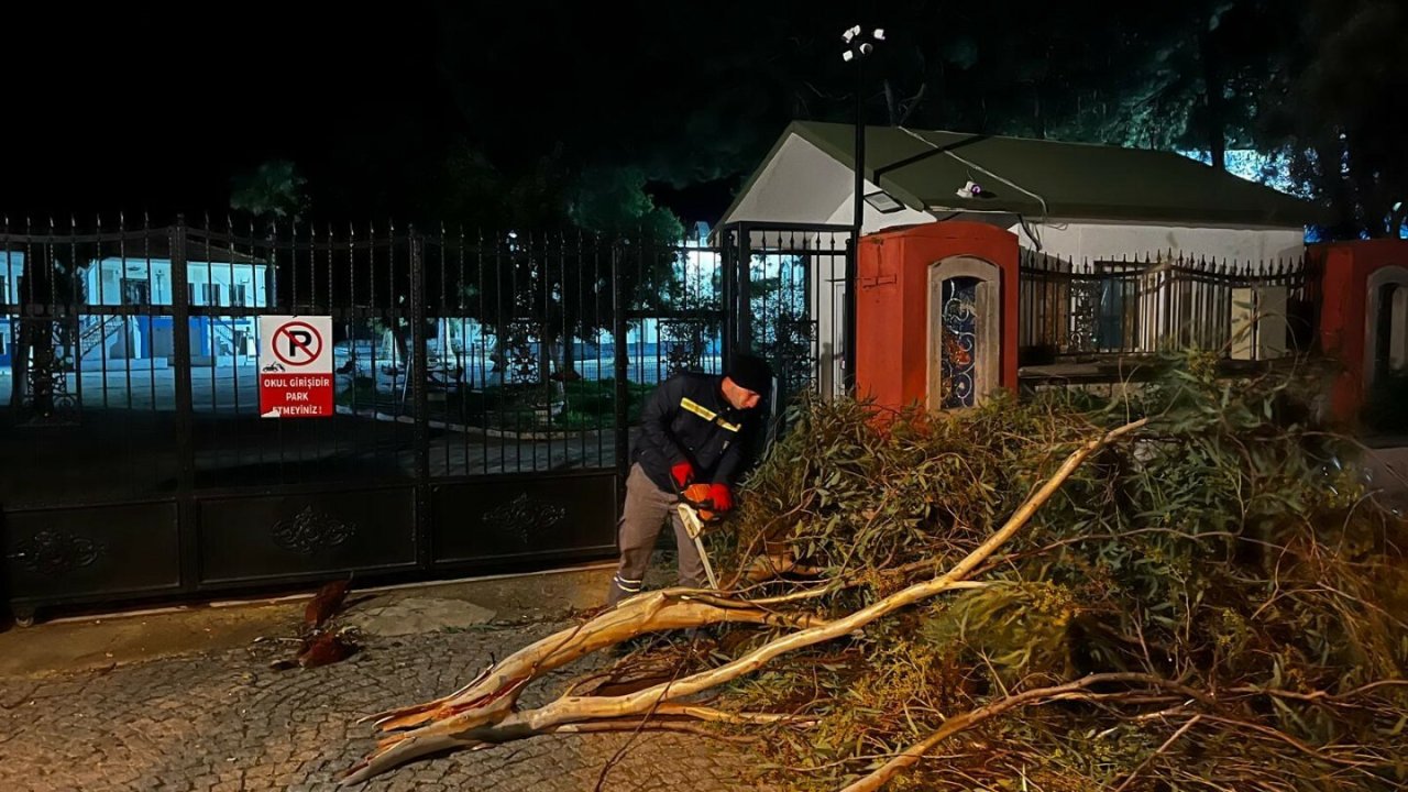 Bodrum Belediyesi ekipleri, meteorolojik uyarıların ardından teyakkuza geçti