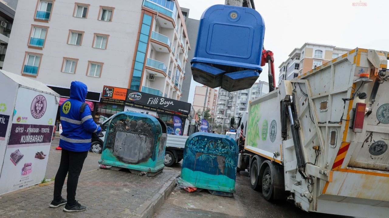 Buca Belediyesi çöp konteynerlerini yeniliyor