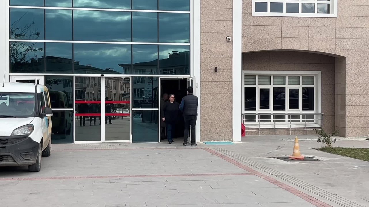 Burdur'da bir kişiyi bıçaklayarak öldüren, bir kişiyi de ağır yaralayan sanığa ağırlaştırılmış müebbet hapis cezası verildi