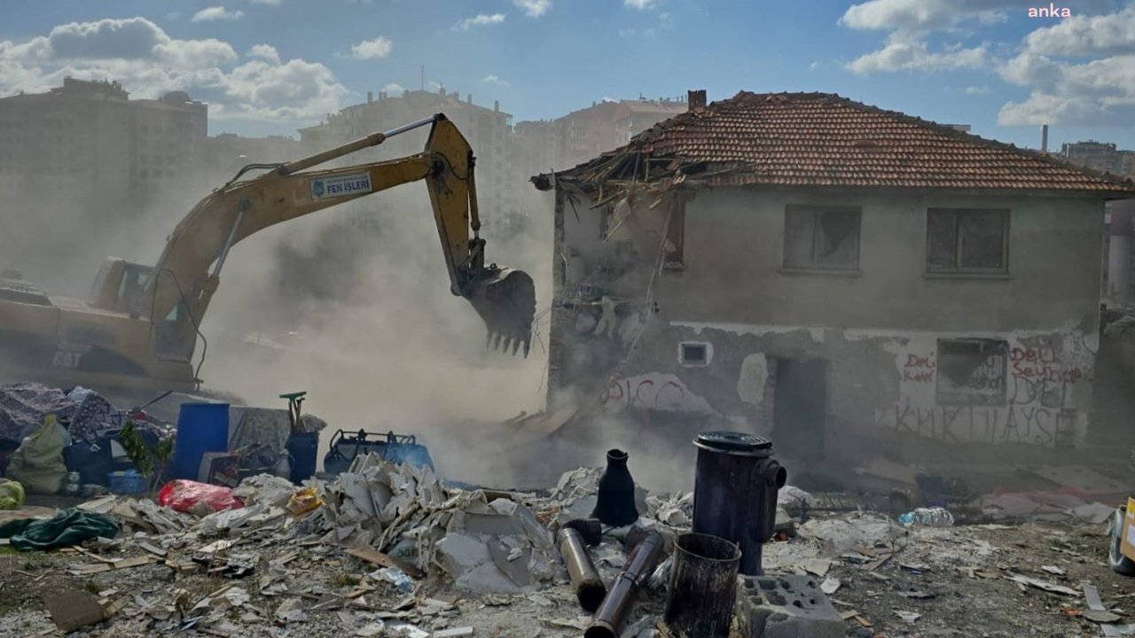 Çankaya Belediyesi, metruk binaları yıkıyor