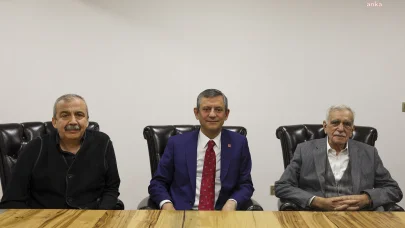 CHP Genel Başkanı Özgür Özel Ahmet Türk’ü ziyaret etti