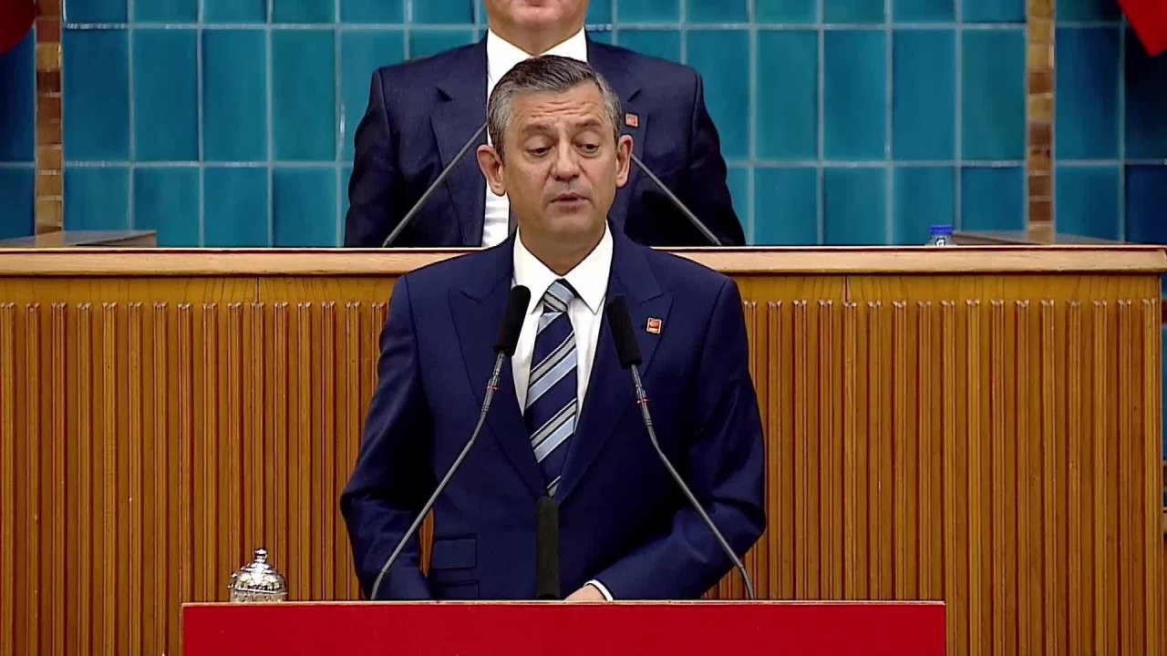 CHP grup toplantısı.... Özgür Özel: "CHP Grubu olarak teğmenlerin çıkış tazminatlarını ödeyeceğiz"