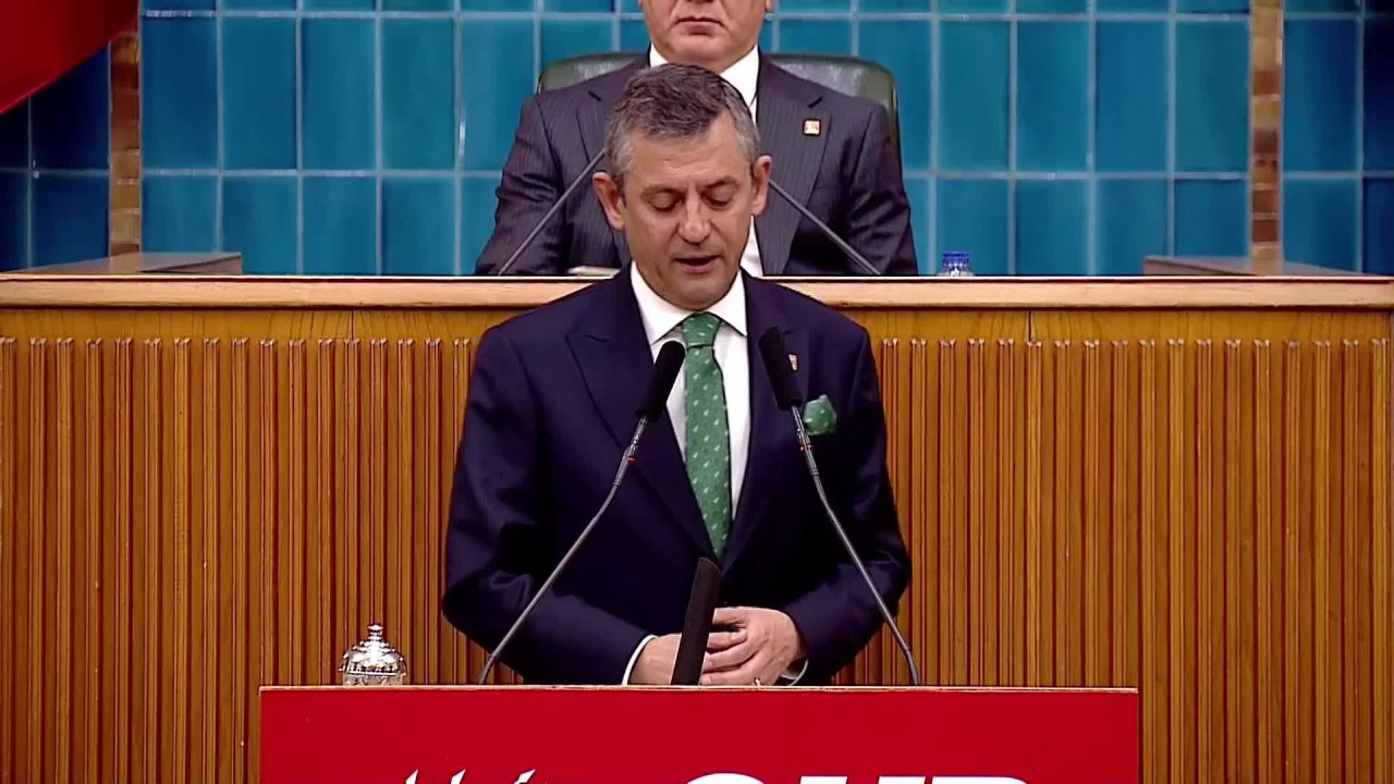 CHP grup toplantısı... Özgür Özel: “Şikayeti olan herkese çağrıda bulunuyoruz. Haydi gel, cumhurbaşkanı adayını seç ve tarihe geç”