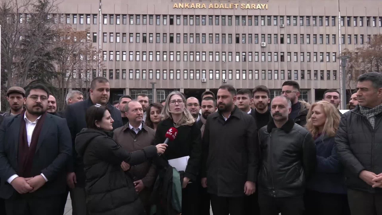 CHP üyeleri ‘SaBıKa Holding’ broşürü davasında hakim karşısına çıktı... Atalar: “Bu dava CHP’nin siyasi faaliyetlerinin yargılanmasıdır”