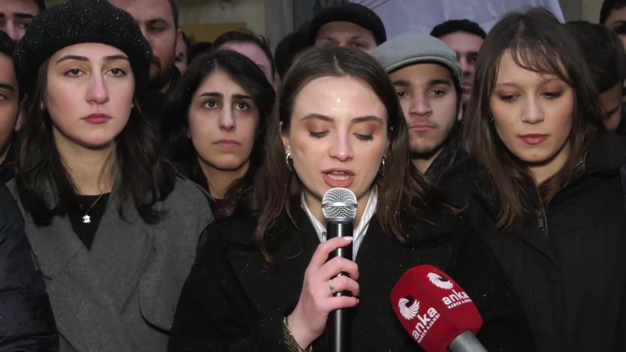 CHP'li gençler TSK'dan ihraç edilen teğmenlere destek verdi: 'Mustafa Kemal’in askerleriyiz' demek suç değildir, olamaz 