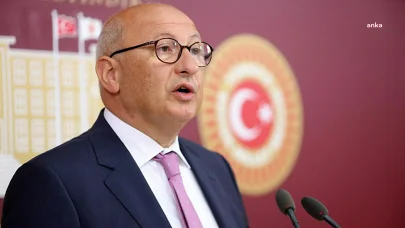 CHP'li Utku Çakırözer: “Bu gece de gazetecilik cezalandırılıyor