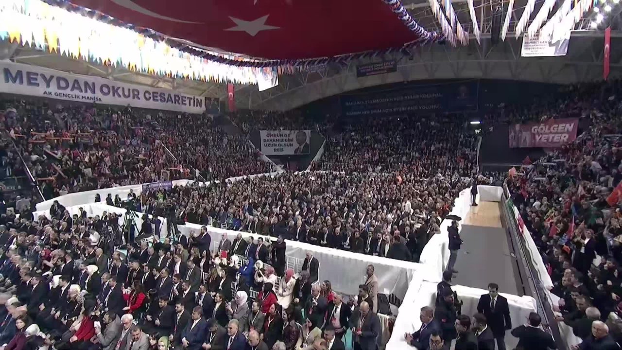 Cumhurbaşkanı Erdoğan’dan İmamoğlu için Çağlayan’da toplanan kalabalığa: ''Marjinal sol örgütlerin sloganıyla polise saldırdılar''