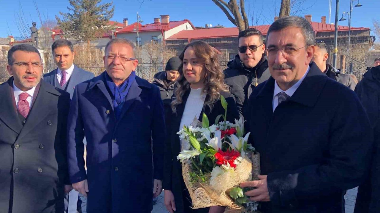 Cumhurbaşkanı Yardımcısı Yılmaz Kars’ta