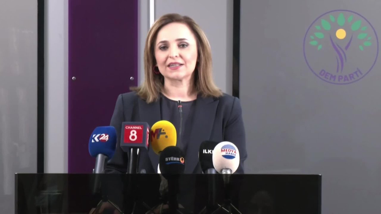 DEM Parti Sözcüsü Doğan: “İmralı Heyeti'nin bu haftayı tamamlamadan Sayın Öcalan’la görüşmek için adaya gitmelerini bekliyoruz”