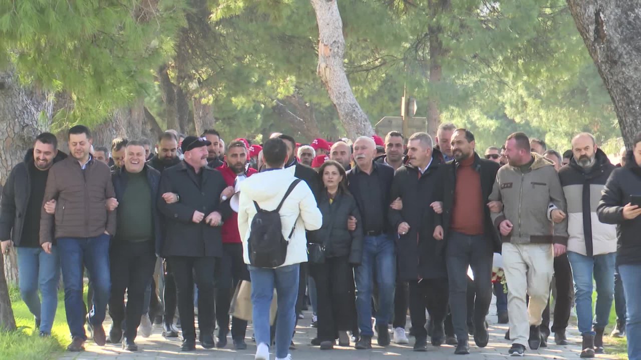 DİSK’ten İzmir Büyükşehir Belediye Başkanı Tugay’a destek ziyareti