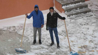 Diyadin’de kar yağışı etkili oldu