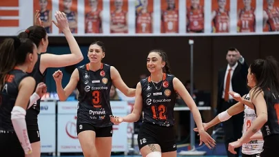 Eczacıbaşı Dynavit, AXA Sigorta Kupa Voley'de adını dörtlü finale yazdırdı