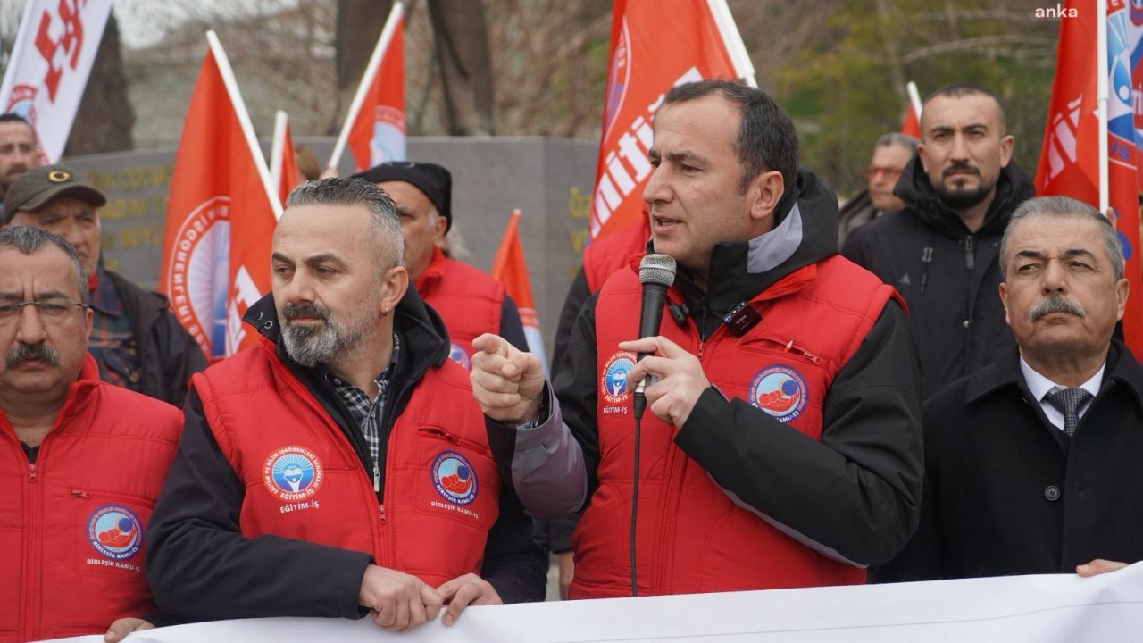 Eğitim-İş Genel Başkanı Özbay: Eğitimi cemaatlerin insafına terk edenler, çocuklarımızı çağ dışı bir sistemin içine hapsetmeye çalışıyor